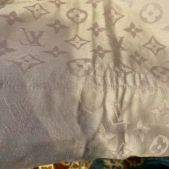 Authentic Louis Vuitton Monogram Scarf - Picture 7 of 14